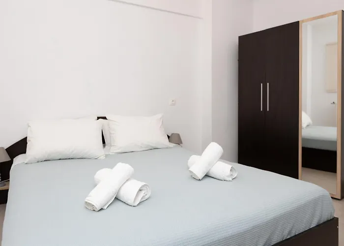 Апартаменты Le Alex, Bright & Modern Escape Near Citycenter Салоники