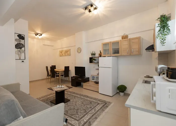 Le Alex, Bright & Modern Escape Near Citycenter Apartament Saloniki